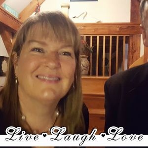 Meet your Posher, Elaine